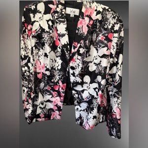 Womens Skirt Suit